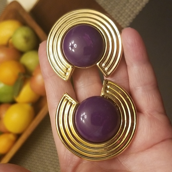 Vintage Jewelry - Vintage Big Bold Italian Clip Earrings